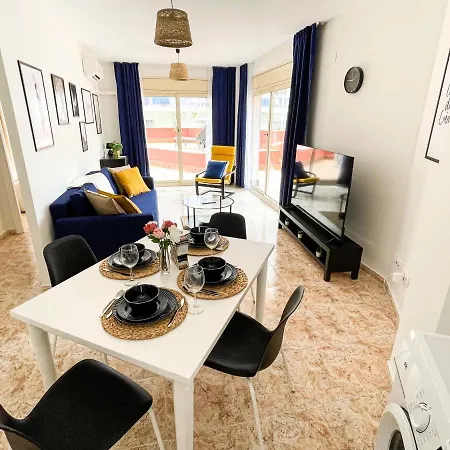 Grand Lloret يوريت دي مار